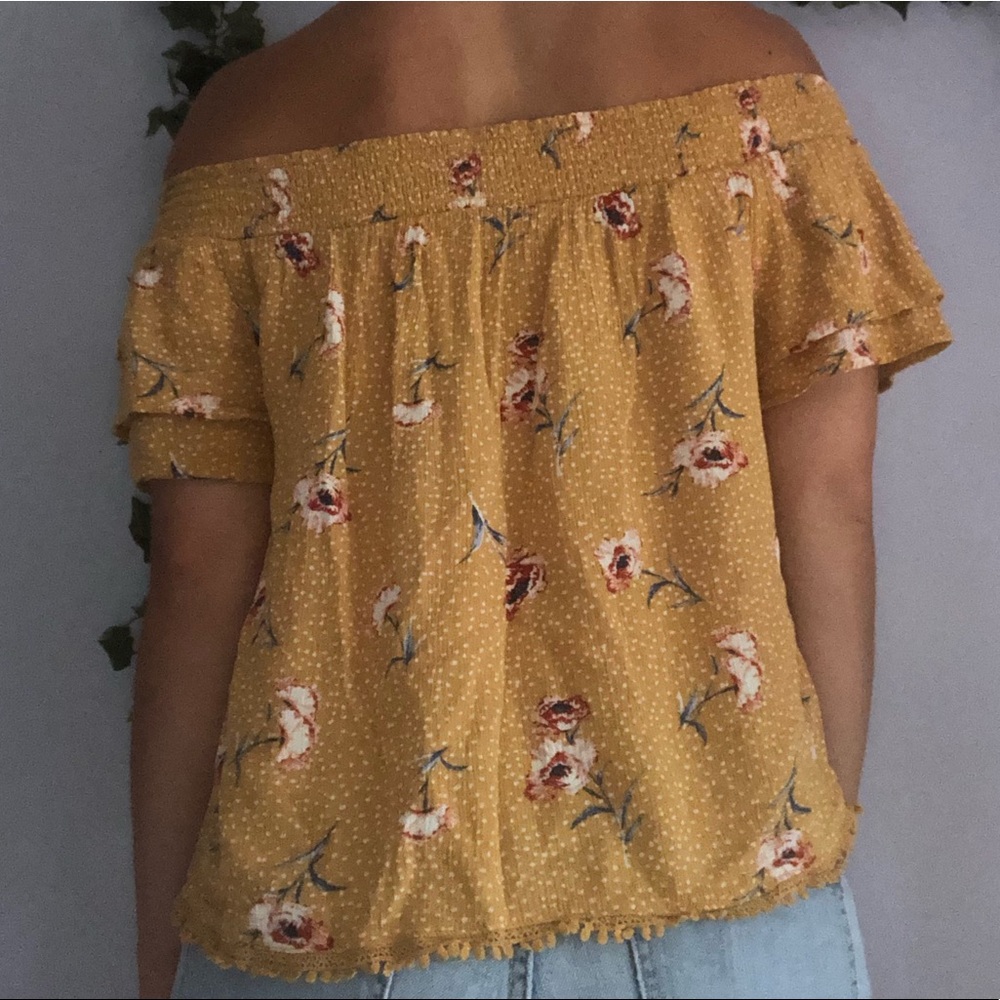 ✨3/$25 ✨ Mustard Colored Floral Off Shoulder Top - Picture 3 of 3